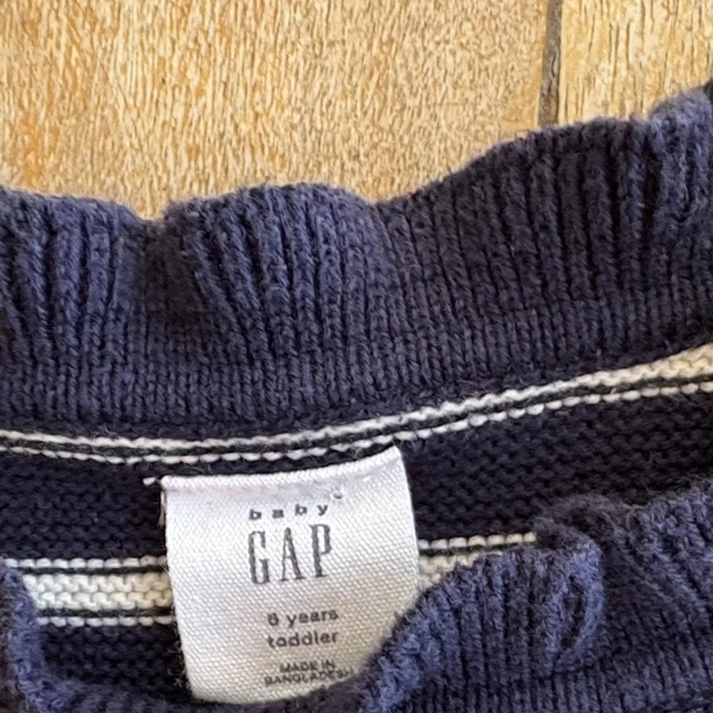 Gap Girls Navy Striped Sweater size 5t